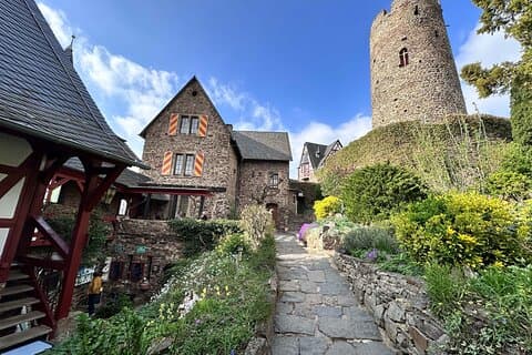 Koblenz: Private Thurant Castle tour with Roundtrip Transport