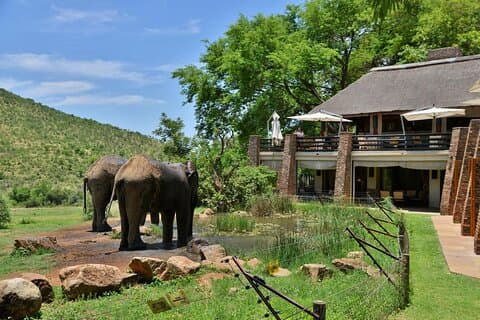 Hoteller i nærheden af Kwa Maritane Lodge