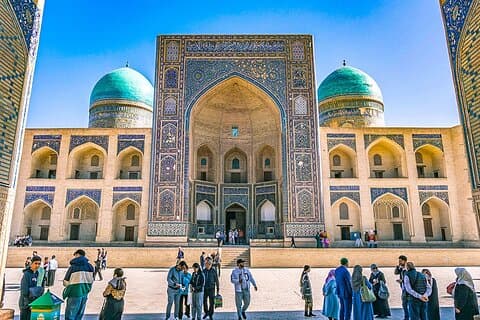 Tour classico di 8 giorni in famiglia in Uzbekistan con guida privata