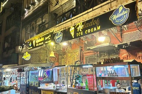 Tour gastronómico nocturno privado por Lahore