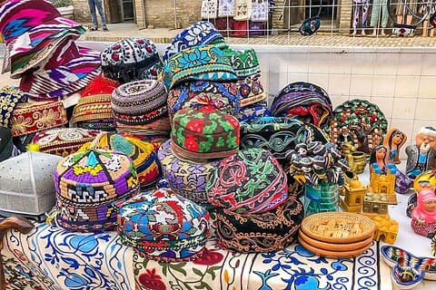 Excursión privada de 10 días en familia por Uzbekistán con desierto
