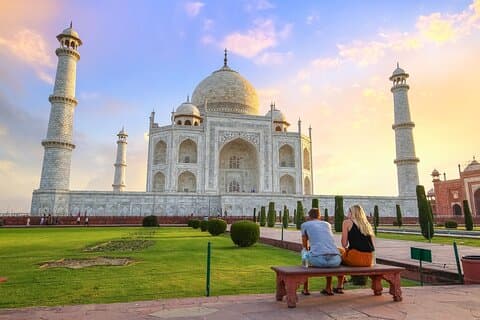 Excursión privada de un día de Delhi a Agra y Taj Mahal en tren expreso con almuerzo