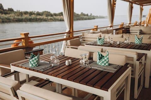 Crucero de 4 días por el Nilo Dahabiya desde Asuán a Luxor