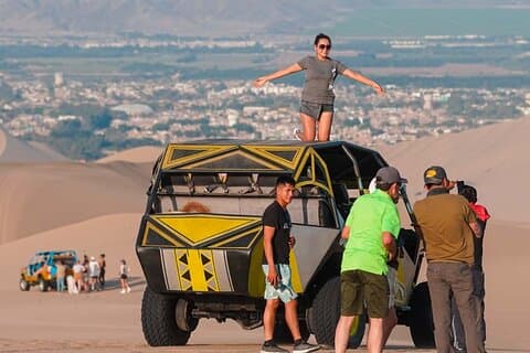 Ballestas-eilanden en Huacachina met buggy's en zonsondergang vanuit Lima