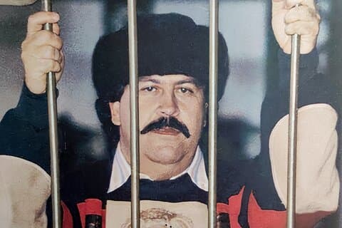 Pablo Escobar-Tour mit Besuch des Gefängnisses La Catedral und Buch