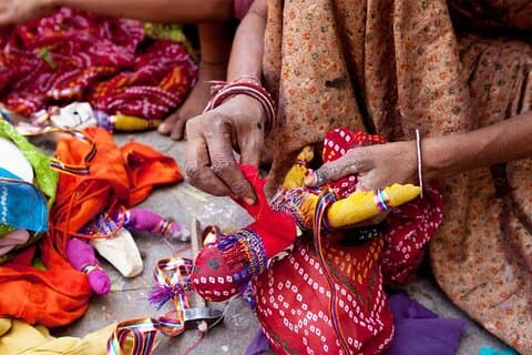 Esplora la cultura di Jaipur attraverso musica popolare e marionette