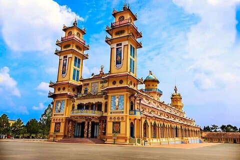 Excursión de un día completo al Templo de Cao Dai Tay Ninh – Túneles de Cu Chi