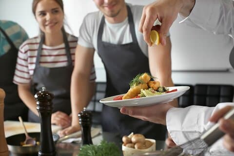 Cours de cuisine à Londres et dîner dégustation de 7 plats