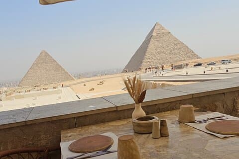 Visite privée des pyramides de Gizeh, Petit-déjeuner restaurant Khufu, Opt. GEM