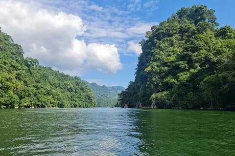 Ba Be Lake Boat Trip Motorcykeltur 2D1N fra Cao Bang