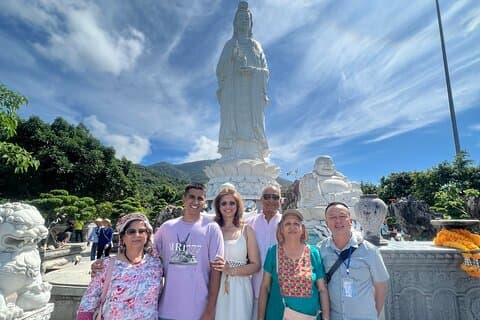 Excursão em grupo pequeno em Marble Mountains, Am Phu Cave & Lady Buddha