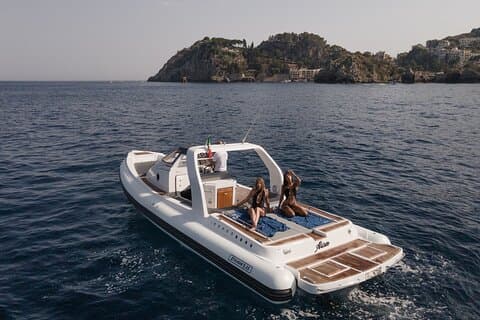 Excursion en bateau « Lotus Blancs » à Taormina et Giardini Naxos (4 heures)
