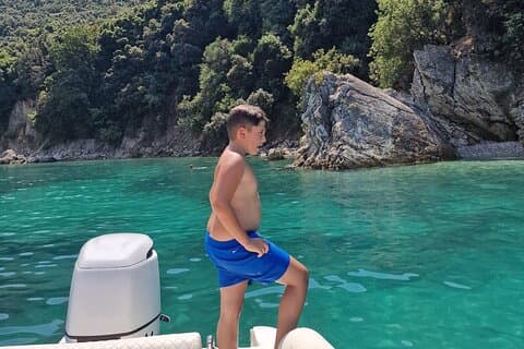 Visite en bateau de Saranda à Krorez