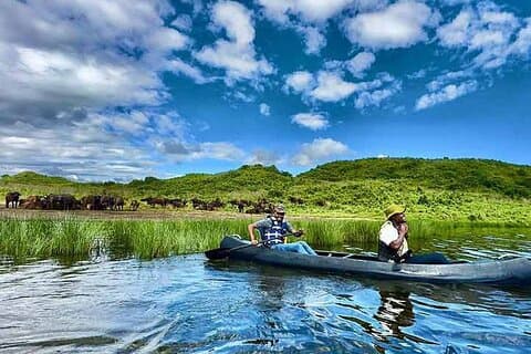 Tour di un giorno Parco nazionale di Arusha Safari opzionali in canoa e a piedi