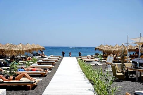 Transport til Black Sand Beach fra ditt Santorini-hotell