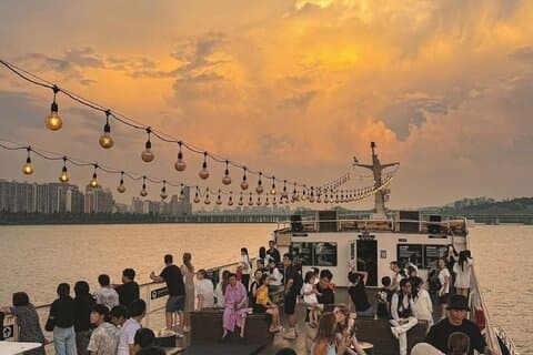 Excursión al parque Yeouido Hangang con transporte en minivan