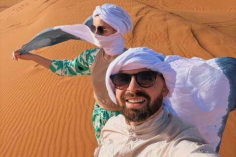 Abu Dhabi Morning Desert Safari, kameler och sandboarding