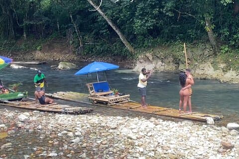 Exclusivo y Privado 1 Hora Rafting en Lethe y Shopping