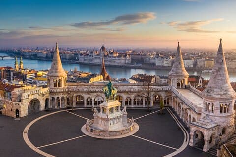 Trasferimento panoramico privato da Vienna a Budapest con 4 ore di visite guidate