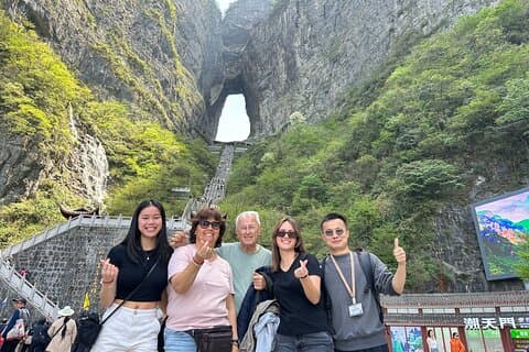 Classic Private One Day Tour para a Ponte de Vidro e o Monte Tianmen