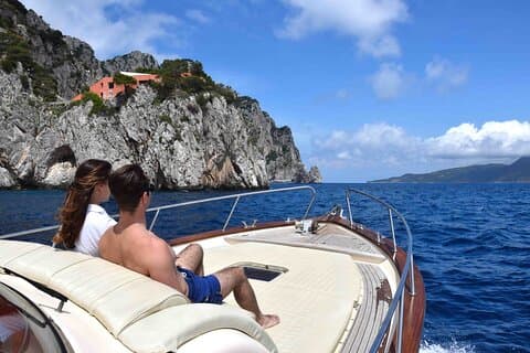 Sorrento: Exclusive Capri privat båttur og Blue Grotto
