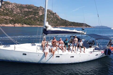 Excursion en voilier de 15 minutes avec déjeuner à Alghero