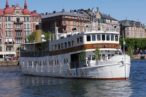Stockholm : 2h promenad i Gamla stan + 2,5h skärgårdskryssning