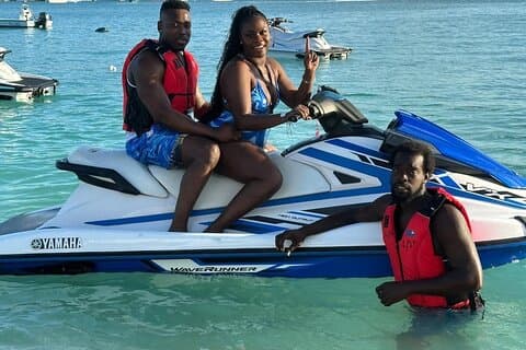 Jetskiverleih & Strand in St.Maarten + Strandstühle