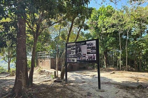 Última casa dos Khmer Rouge e a tumba de Pol Pot em Anlong Veng Tour