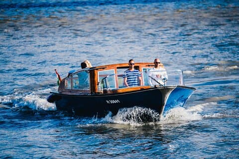 Private Danube Sightseeing Cruise in Budapest