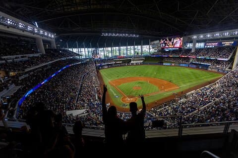 Billet de match de baseball des Marlins de Miami au LoanDepot Park