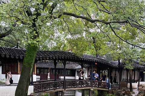 Experimente los jardines chinos clásicos en un tour de un día por Suzhou desde SH