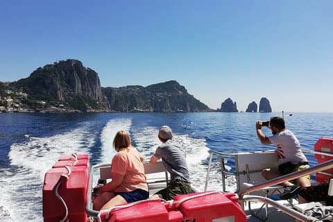 Fra Capri guidet tur med Faraglioni og Blue Grottoes besøk