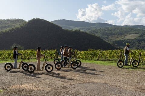 Bærekraftig Toscana E-scooter tur, vinsmaking og lunsj