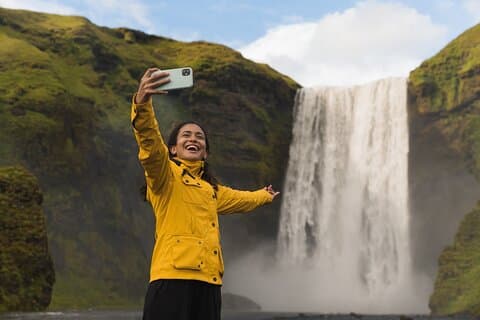 Viagem diurna para grupos pequenos pela costa sul, praia e cataratas de Reynisfjara, saindo de Reykjavik