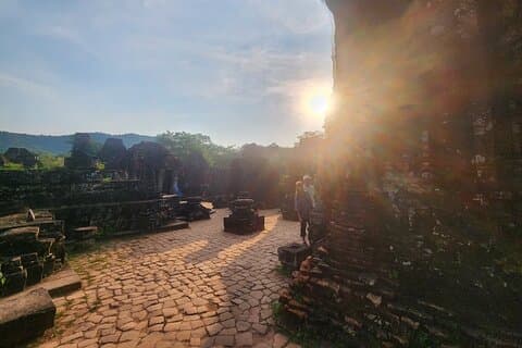 Excursão de Jeep para My Son Holyland Sunrise PrivateTour da cidade de Hoi An