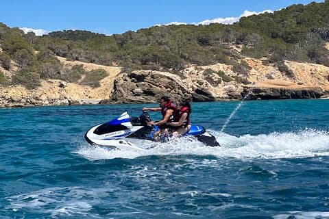 Terapia de moto acuática para el alma en costa de Santa Ponsa