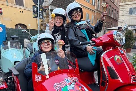 Roma in Vespa Sidecar : l'esperienza più divertente e iconica + Gelato