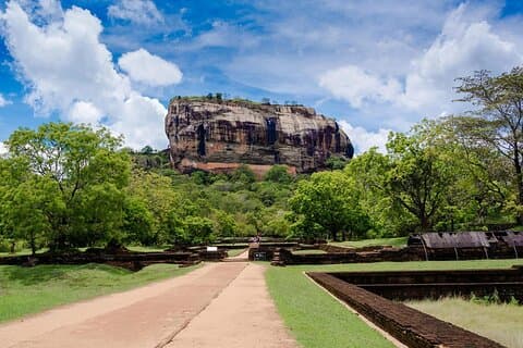 Privé dagtour naar Sigiriya & Dambulla grot met Wildlife Safari