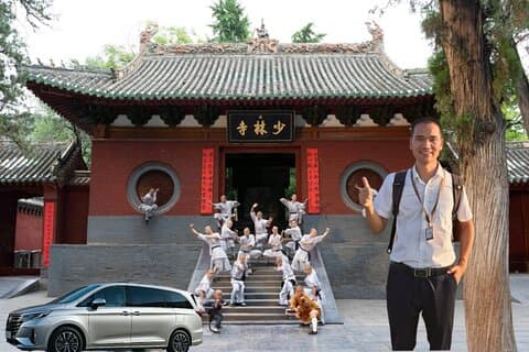 Zhengzhou private day tour to Shaolin Temple with Kungfu show