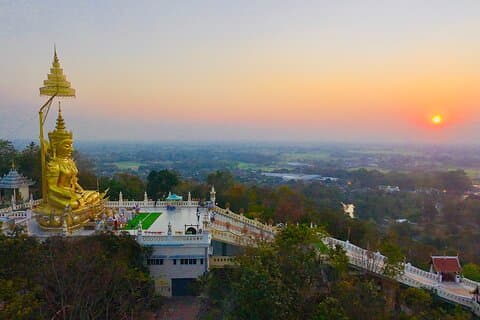 Excursión al atardecer por el templo de Chiang Mai Doi Saket con transporte