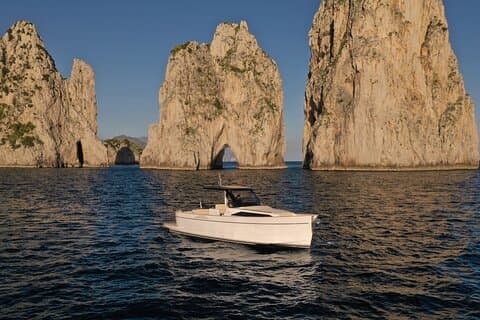 Private Capri Boat Tour with Gozzo 35 Apreamare