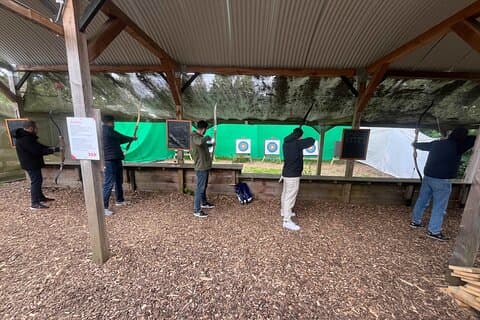 Archery i Amsterdam på UP Events – Hit the Bullseye!