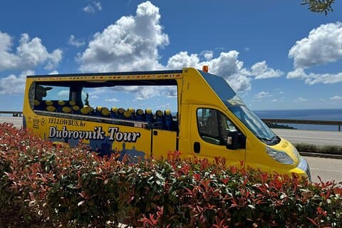 Dubrovnik : Hop-on Hop-off Gul Cabrio busstur med Live Guide