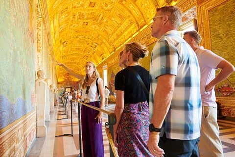 Excursión en grupo pequeño a los Museos Vaticanos con acceso a la Basílica de San Pedro