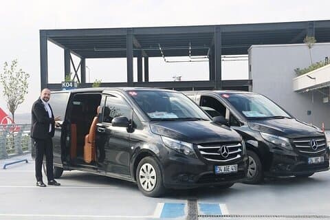 Trasferimento privato all'aeroporto di Istanbul da Fatih, Beesiktas, Beyoglu