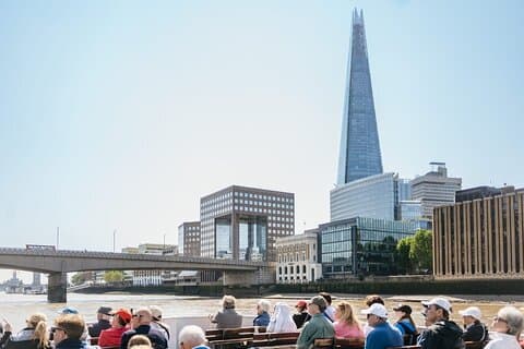 Die Aussicht von Shard mit Fluss Themse Kreuzfahrt Tour Erlebnis