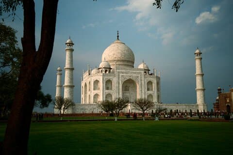 Visita ao Taj Mahal de Delhi por trem Gatimaan