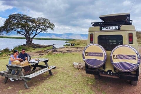 4 Days Tanzania Safari to Serengeti, Ngorongoro and Lake Manyara
