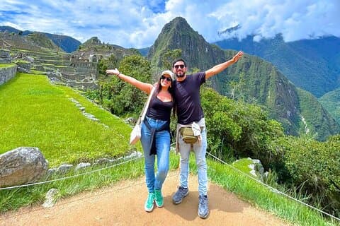 Tour di 2 giorni di Machu Picchu e Valle Sacra da Cusco / Treno e Guida